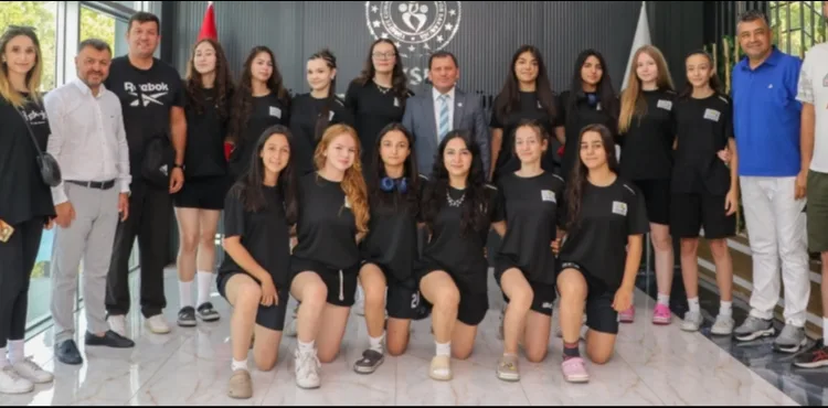 ANALİG Kız Voleybol Takımı Türkiye Finali için Amasya’ya uğurlandı