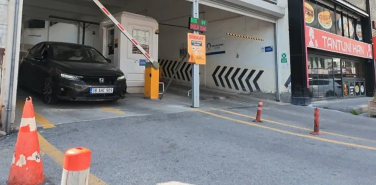 BÜYÜKŞEHİR’DEN TEKNOLOJİ VE YERLİ AR-GE GÜCÜYLE AKILLI OTOPARK SİSTEMİ