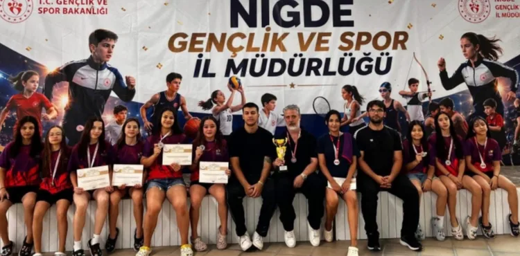 Kayseri Kadın Su Topu Takımı’ndan Türkiye ikinciliği