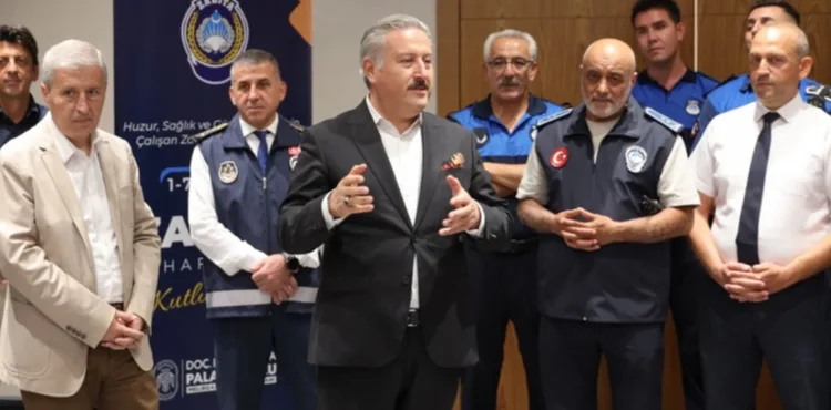 BAŞKAN PALANCIOĞLU ZABITA HAFTASI’NA ÖZEL PROGRAMA SÜRPRİZLE KATILDI