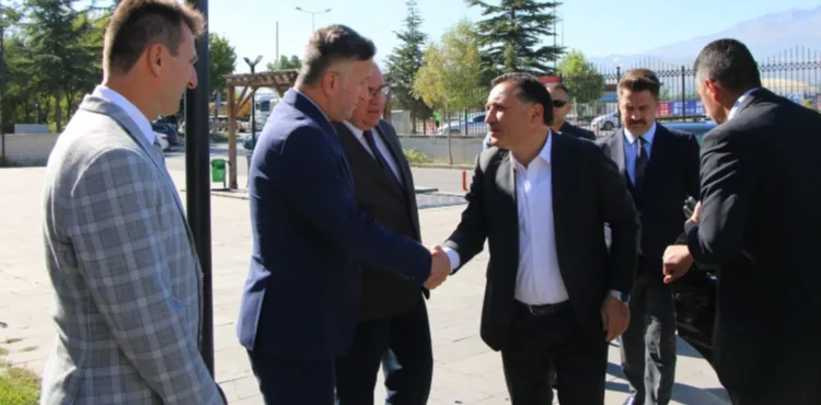 Vali Çiçek'ten İl Milli Eğitim Müdürlüğü'ne yeni eğitim yılı öncesi ziyaret