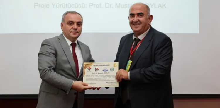 14 İLDEN KİMYA ÖĞRETMENLERİ ERÜ’DE BULUŞTU