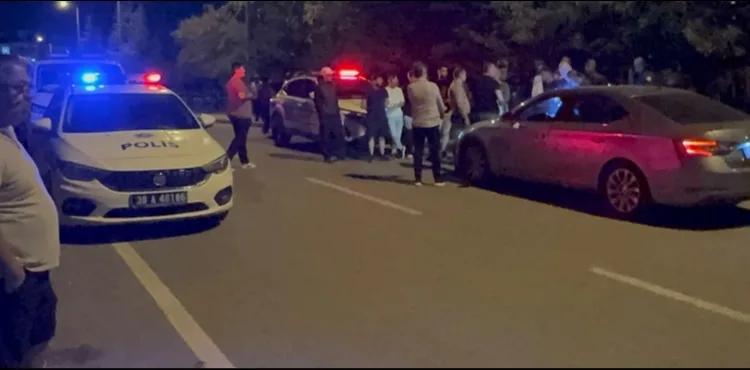 KAYSERİ’DE BIÇAKLI KAVGA: 3 YARALI