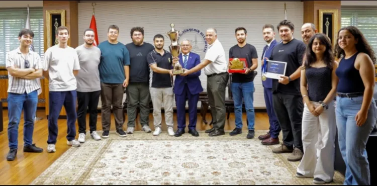 Başkan Büyükkılıç, şampiyon TEKNOFEST gençlerini ağırladı
