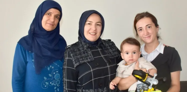 Fatma Çolakbayrakdar, Kocasinan’da sosyal destek alan aileleri ziyaret etti