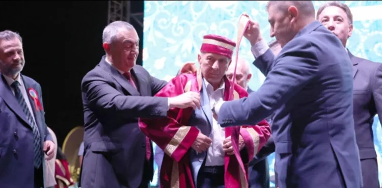 KAYSO’NUN YILIN AHİSİ MUSTAFA SUAT KÖYLÜOĞLU KAFTAN GİYDİ