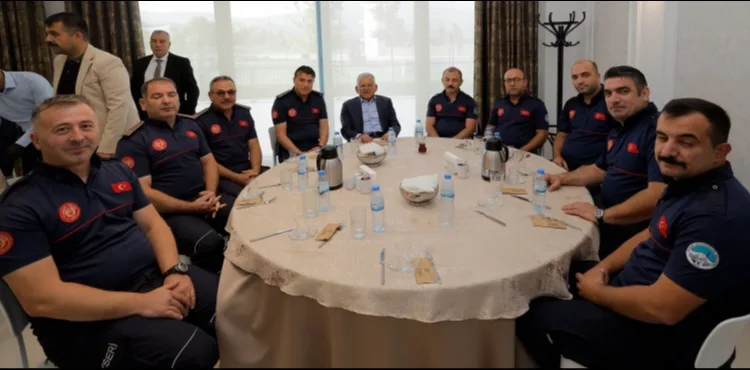 BAŞKAN BÜYÜKKILIÇ, İTFAİYE TEŞKİLATININ İTFAİYECİLİK HAFTASI’NI KUTLADI: “BELEDİYEMİZİN YÜZ AKI”