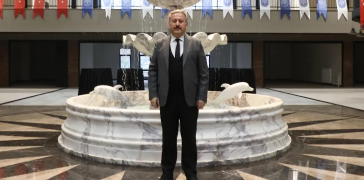MELİKGAZİ BELEDİYESİ HİZMET FİLOSUNA KAZANDIRDIĞI 48 ARACI ÇOCUKLARA ÖZEL ŞENLİKLE TANITIYOR