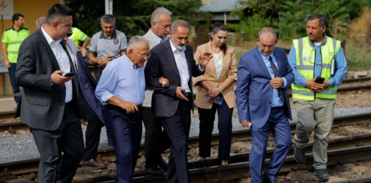 BAŞKAN BÜYÜKKILIÇ, TCDD GENEL MÜDÜRÜ KURT İLE KAYSERİ’NİN ULAŞIMINI GÖRÜŞTÜ