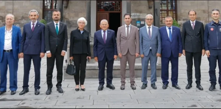 BAŞKAN BÜYÜKKILIÇ, KAYSERİ KENT KONSEYİ’NİN YENİ YÖNETİMİNİ AĞIRLADI