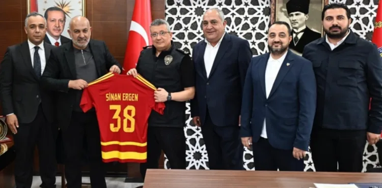 KAYSERİSPOR YÖNETİMİNDEN EMNİYET MÜDÜRÜ ERGEN’E HAYIRLI OLSUN ZİYARETİ