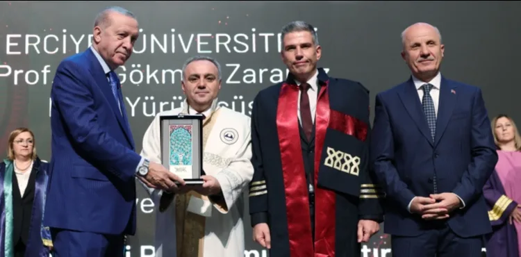 ERÜ'nün Kurumsal Büyük Veri Analitiği Platformuna YÖK'ten Ödül