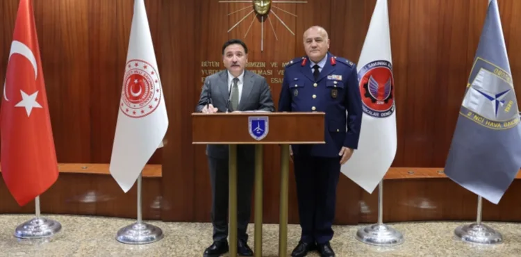 VALİ ÇİÇEK, 2. HAVA BAKIM FABRİKA MÜDÜRLÜĞÜNÜN 100. YIL ETKİNLİKLERİNE KATILDI