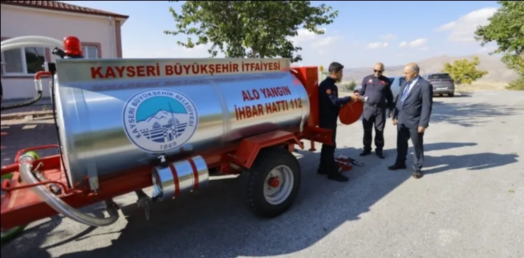 BÜYÜKŞEHİR’DEN KIRSAL MAHALLELERE TRAKTÖR ARKASI YANGIN SÖNDÜRME ARACI