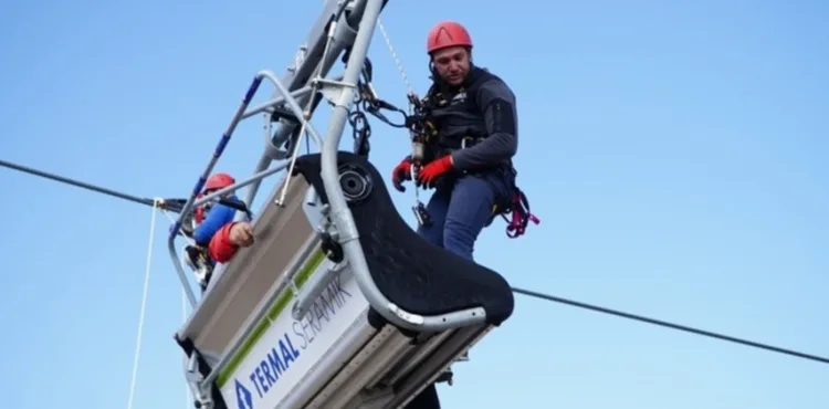 Erciyes’te teleferikte kalanların kurtarılması için eğitim
