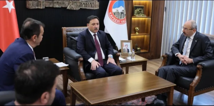KTO BAŞKANI GÜLSOY VE BERABERİNDEKİ HEYETTEN VALİ GÖKMEN ÇİÇEK’E ZİYARET