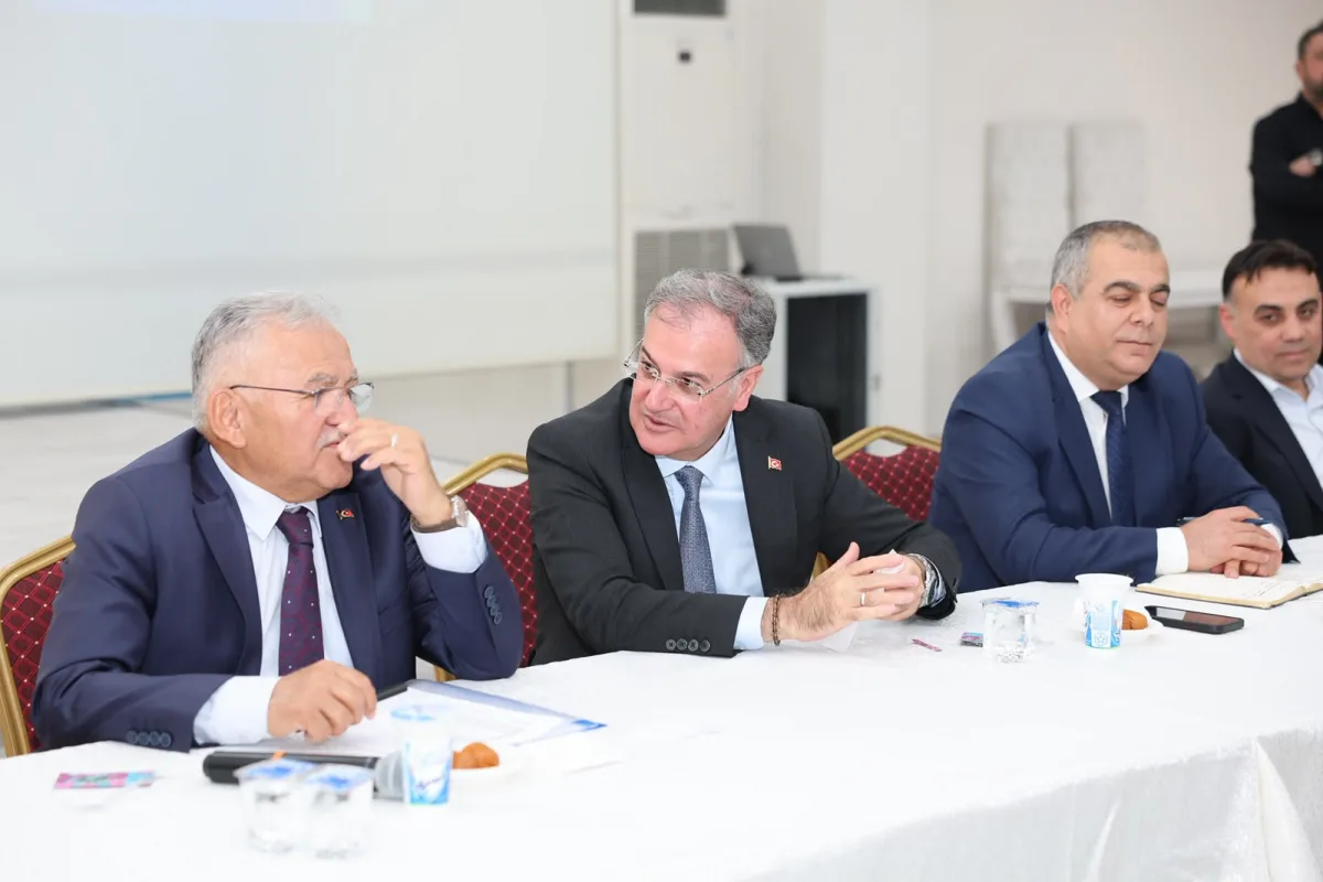 BAŞKAN ÖZDOĞAN VE BÜYÜKKILIÇ’TAN MUHTARLARLA İSTİŞARE TOPLANTISI