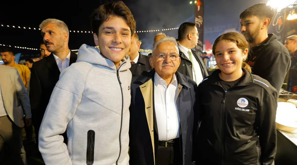 BAŞKAN BÜYÜKKILIÇ, GASTRONOMİ GÜNLERİ’NDE KAYSERİLİLERLE BULUŞTU