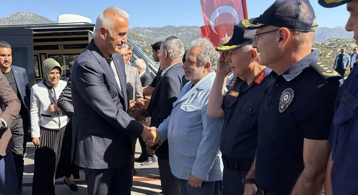 BAŞKAN YALÇIN, ANTALYA’DA BAKANLARLA AÇILIŞA KATILDI