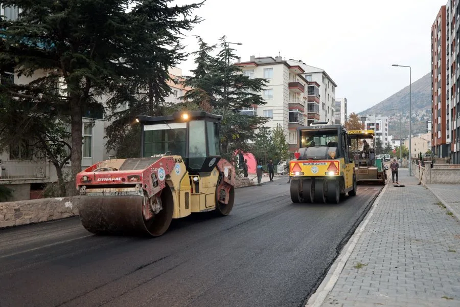 TALAS BAHÇELİEVLER'DE 750 TON SICAK ASFALT