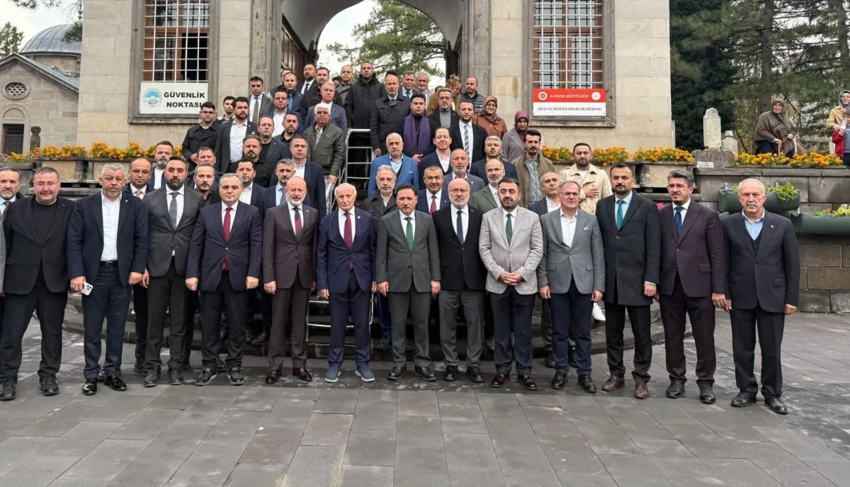 VALİ ÇİÇEK RESTORASYONU SÜREN MELİKGAZİ TÜRBESİNİ ZİYARET ETTİ