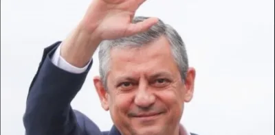 CHP'de tarihi kopuş: Özgür Özel dahil 91 milletvekili istifa etti