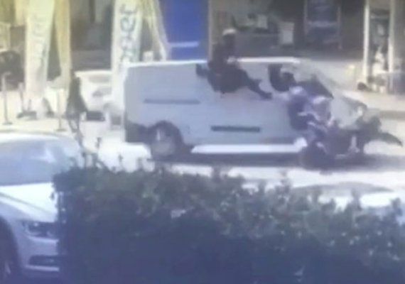 stanbul'da motosikletli gencin feci lm kamerada